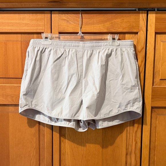 NikeSkims 2.5 inch Runner Shorts - Picture 3 of 7